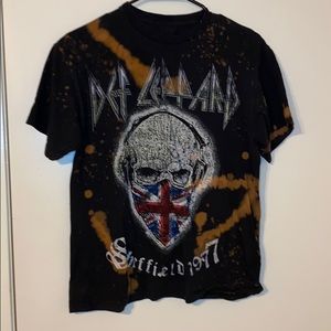 Def Leppard band tshirt